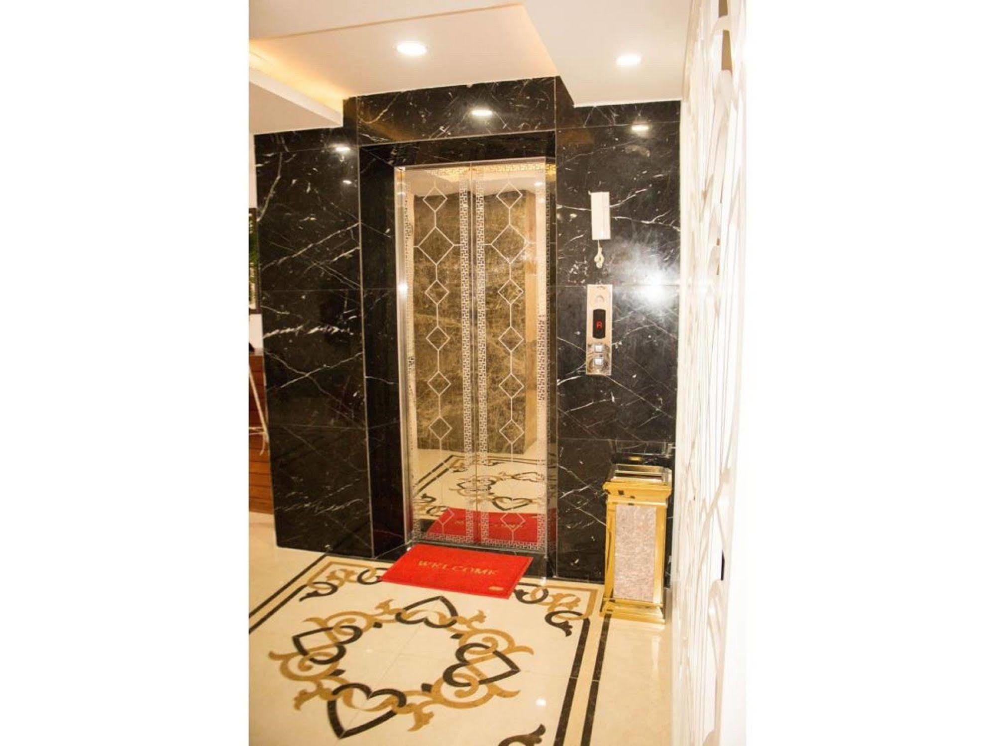 Reddoorz Plus New Sun Hotel 胡志明市 外观 照片